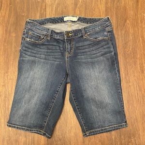 Torrid Distressed Bermuda Denim Shorts – Size 12 – Mid/High Rise